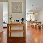 Ee - With Pool And Garden