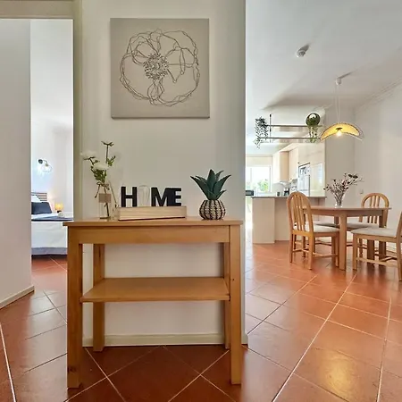 Ee - With Pool And Garden