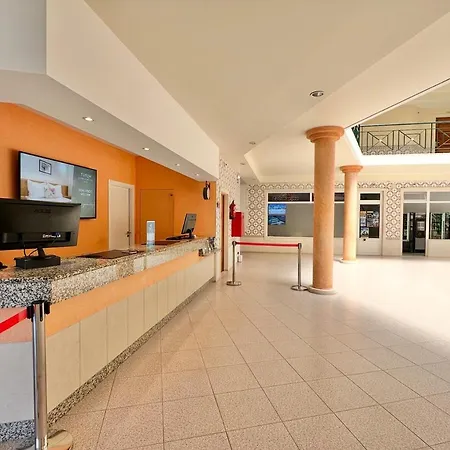 Ee - With Pool And Garden Appartement