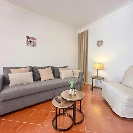 Appartamento Ee - With Pool And Garden