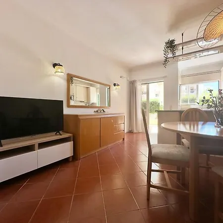 Ee - With Pool And Garden *