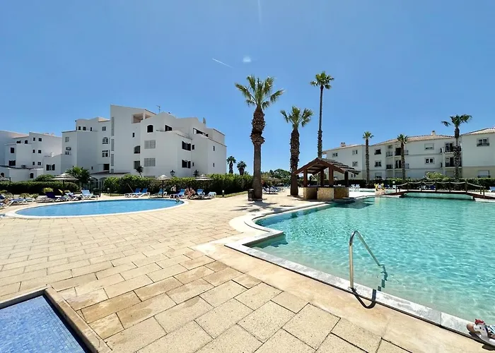 Ee - With Pool And Garden Апартаменты *