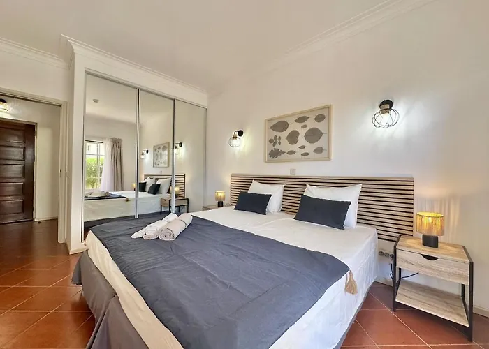 Ee - With Pool And Garden Appartement *