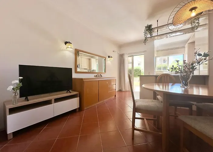 Ee - With Pool And Garden *